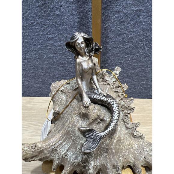 Mermaid on Seashell Resin Statue Figurine Nautical Decor 6.5" - Picture 2 of 7
